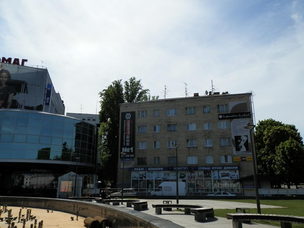 Apartments On Gagarina ヴィーンヌィツャ エクステリア 写真
